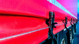 Ladingzekering en verkeersveiligheid: een onderbelicht probleem - 1 op 3 weet dat ze niet correct gezekerd rondrijden